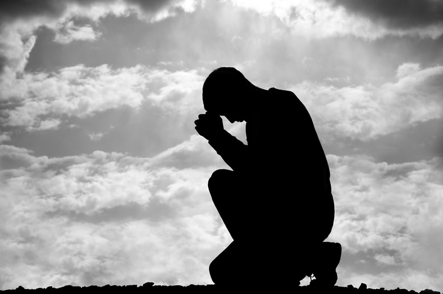 prayingman bw